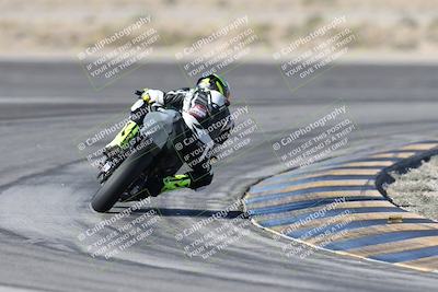 media/Dec-01-2025-Moto Forza (Mon) [[2daa91e15f]]/1-Advanced Group/Session 2 Turn 11 Backside/